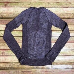 Lululemon purple/grey long sleeve‎ top. no tag. looks like size 4? Item 455